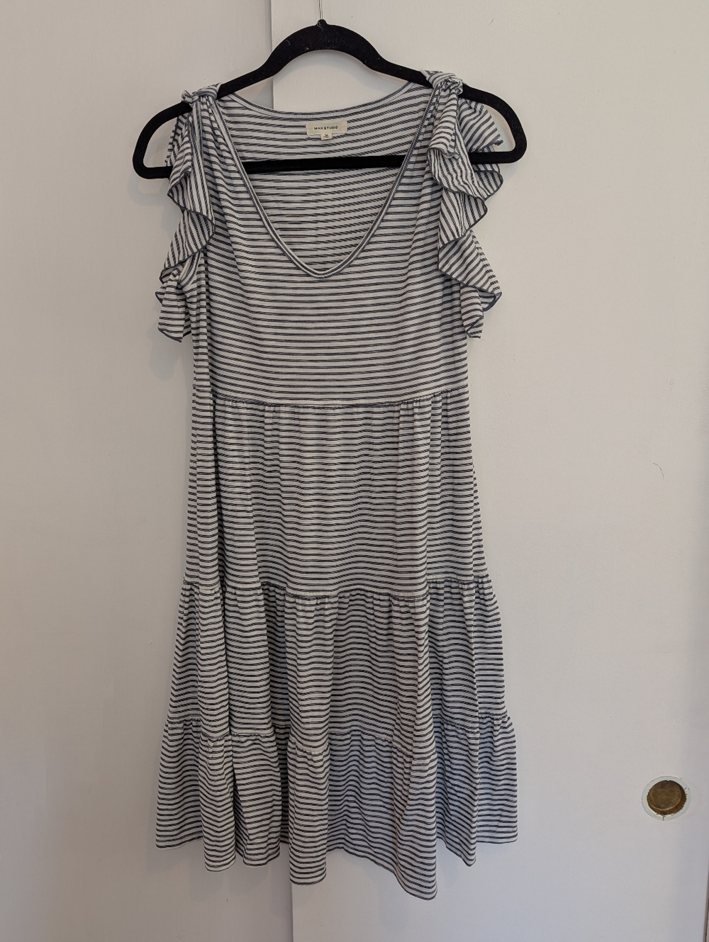 Max Studio Size Medium Striped Ruffle Sleeve Women’s Dress - Navy & White EUC